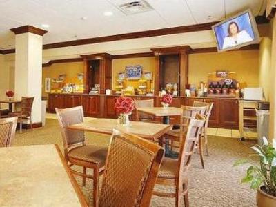 Holiday Inn Express Вотербері Екстер'єр фото